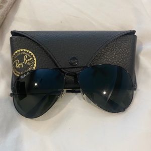 Women’s black large polarized rayban aviators
